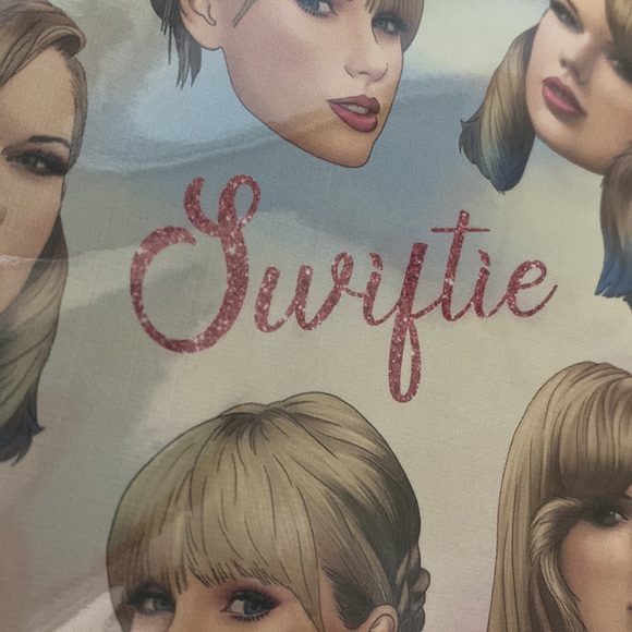 Taylor Swift Notebook - Picture 6 of 6